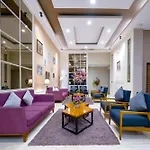 Triizz Hotel Semarang