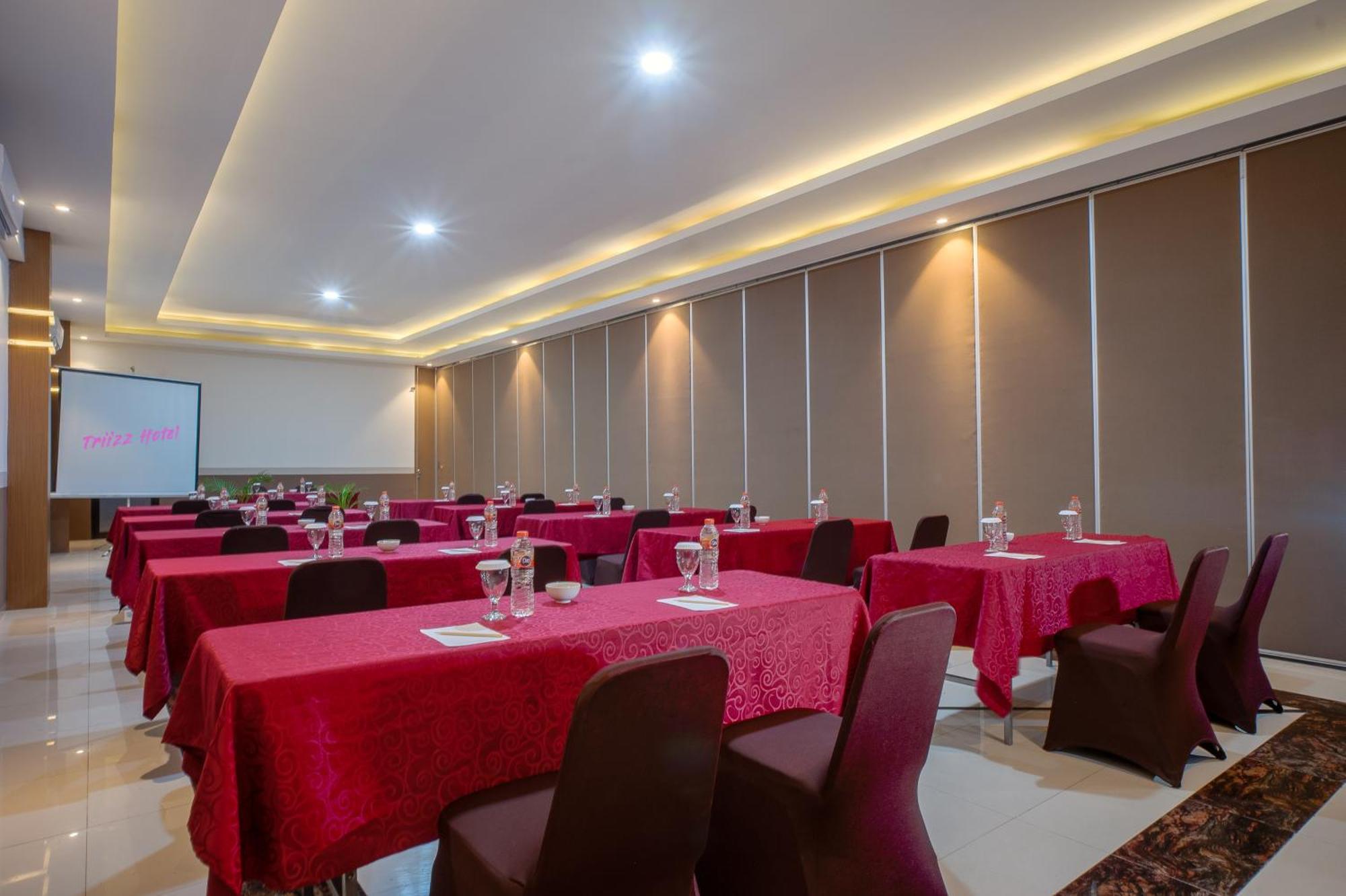 Triizz Hotel